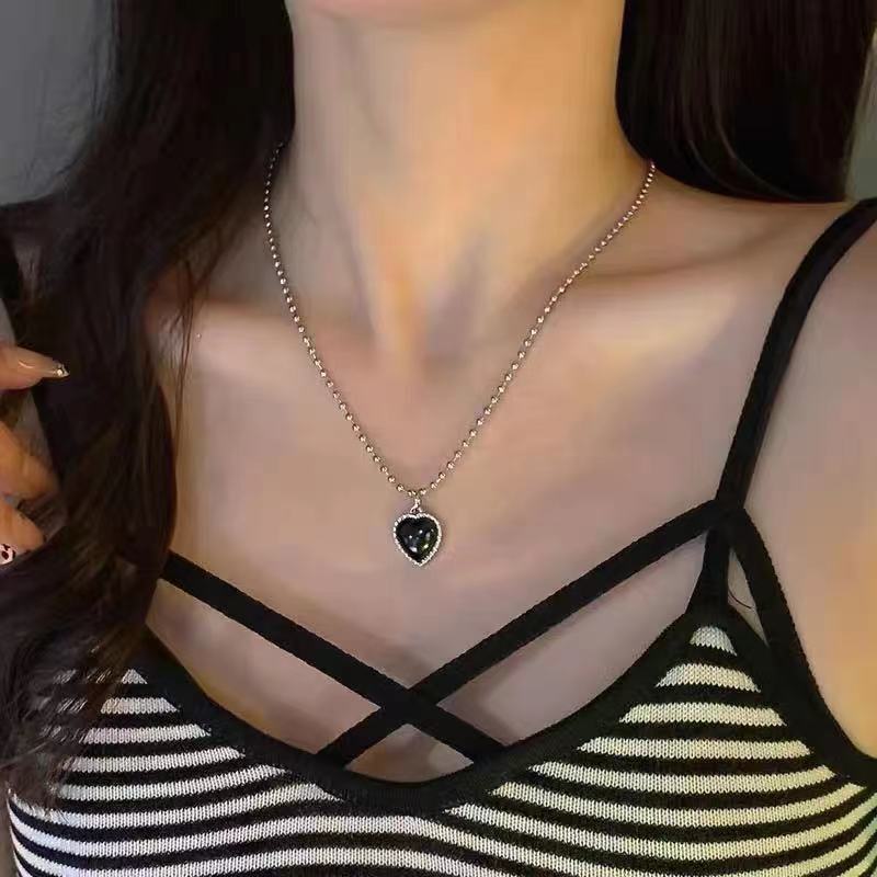 Simple Love Necklace Female Clavicle Chain Light Luxury Minority Simple