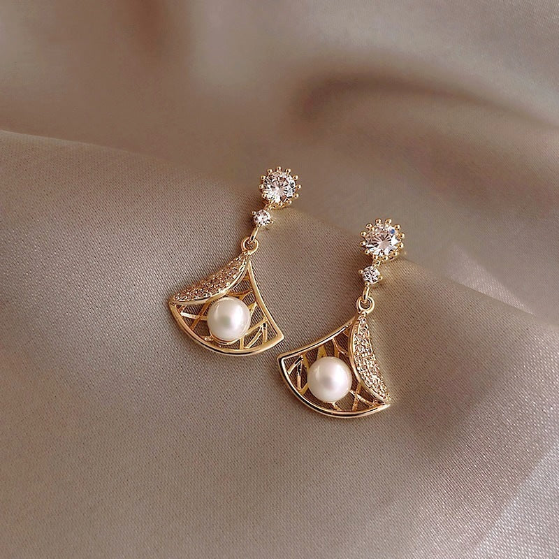 Sterling Silver Needle Pearl Diamond Studded Hollow Scallop Earrings All-matching Graceful